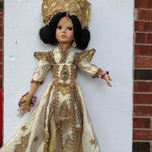 Asian Doll. The Empress By Pat Loveless World Gallery 28" Porcelain Doll